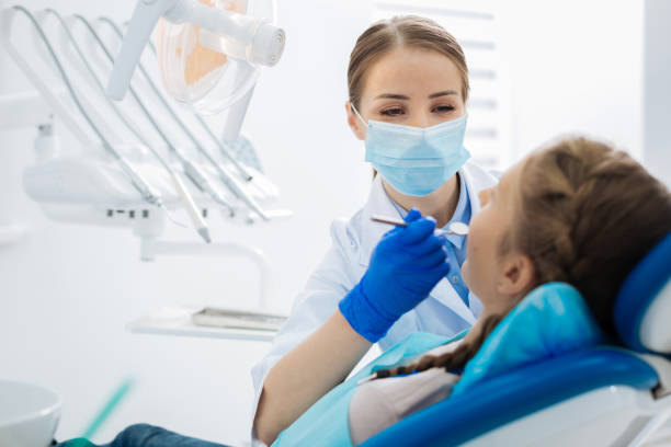 Best Wisdom Tooth Removal  in Flora, IL